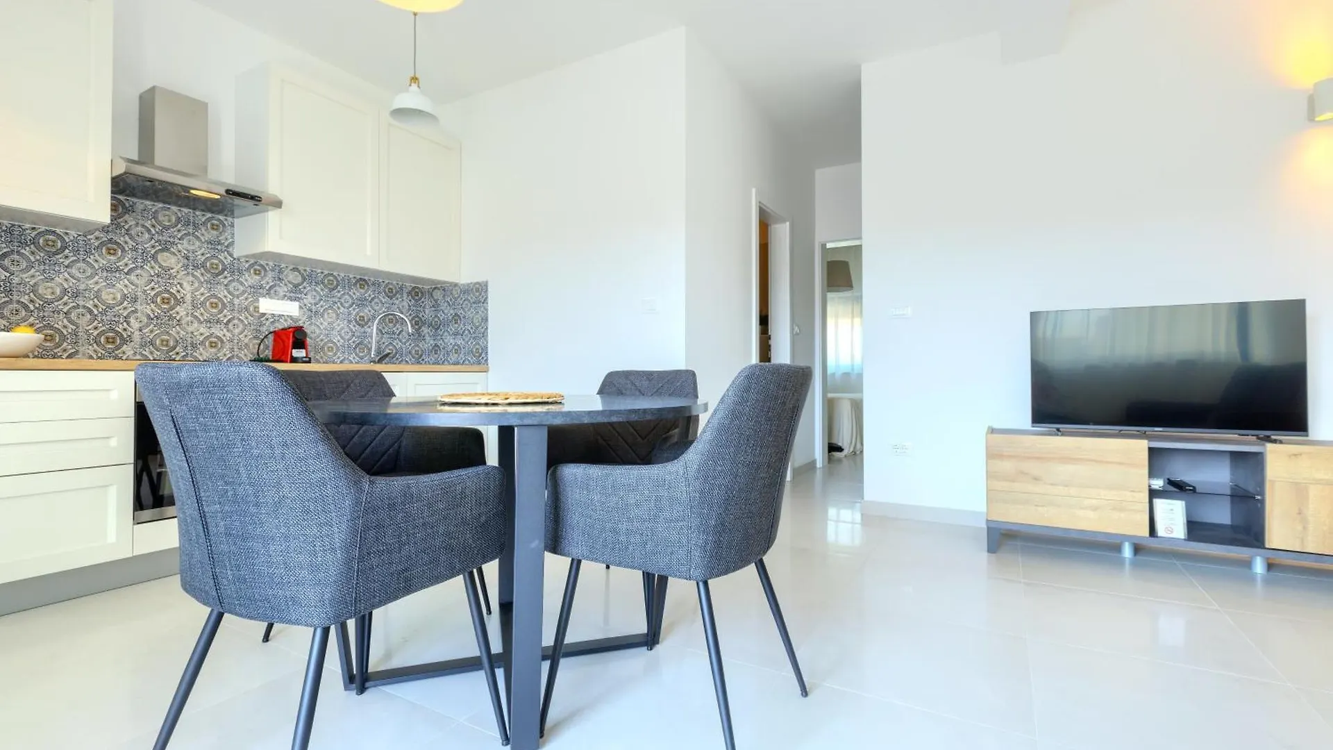 Apartments La Scogliera Rovinj 0*,