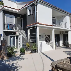 https://jeli-apartment.hotelinzadar.com